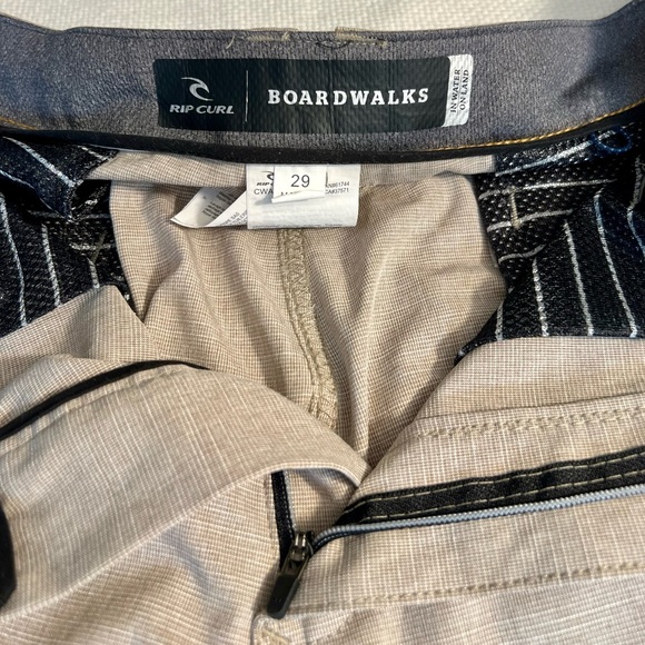 Rip Curl Boardwalk Phase 21" Khaki color. Size 29. Very good condition. - Picture 5 of 8